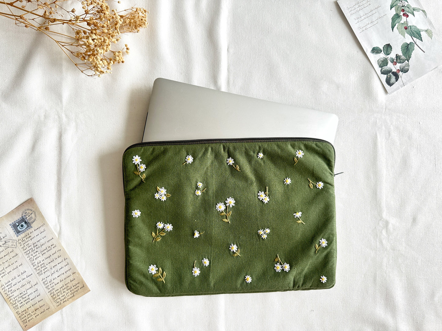 Daisy Hand-Embroidered Laptop Cover