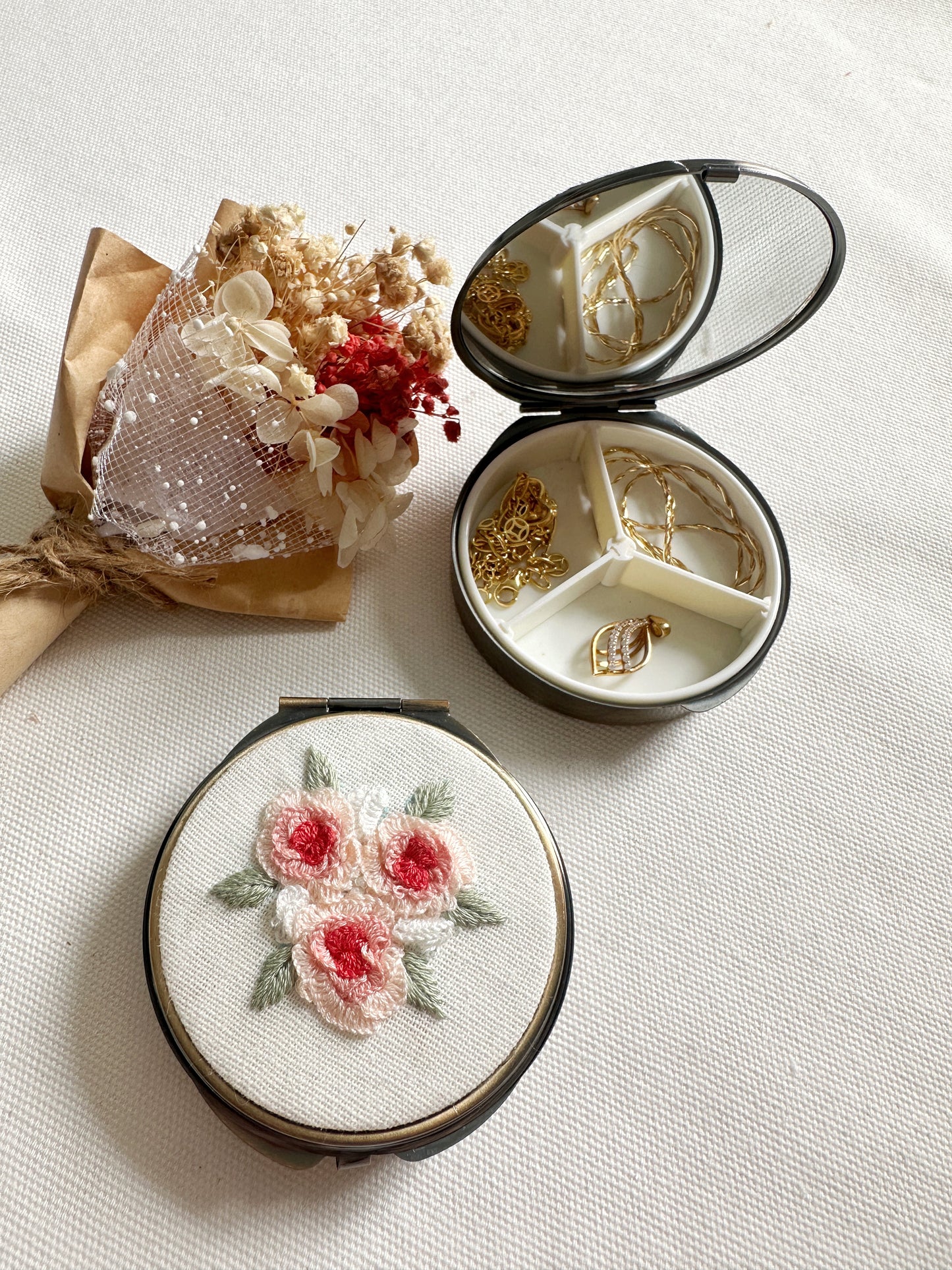 Floral Embroidered Round Jewelry Box With Mirror