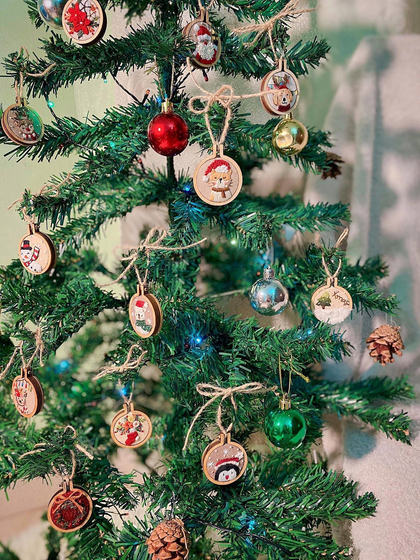 Embroidered Christmas Ornaments With Wooden Frame