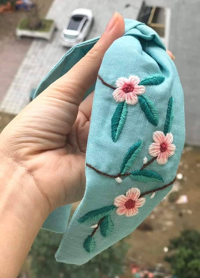 Floral Embroidered Linen Knot Turban, Collection Olivia