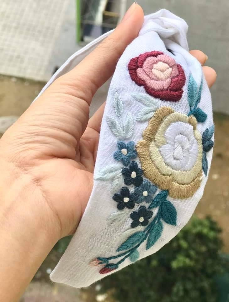 Floral Embroidered Linen Knot Turban, Collection Olivia