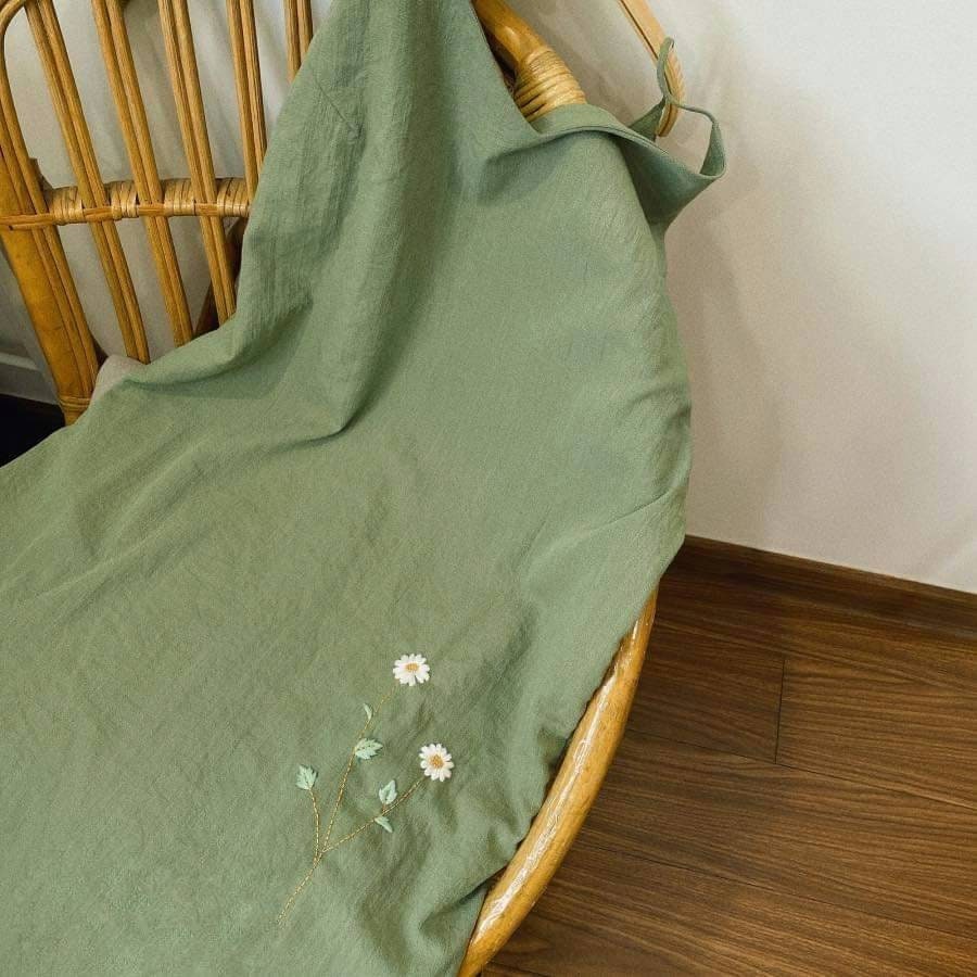 Linen Dress With Daisy Embroidery