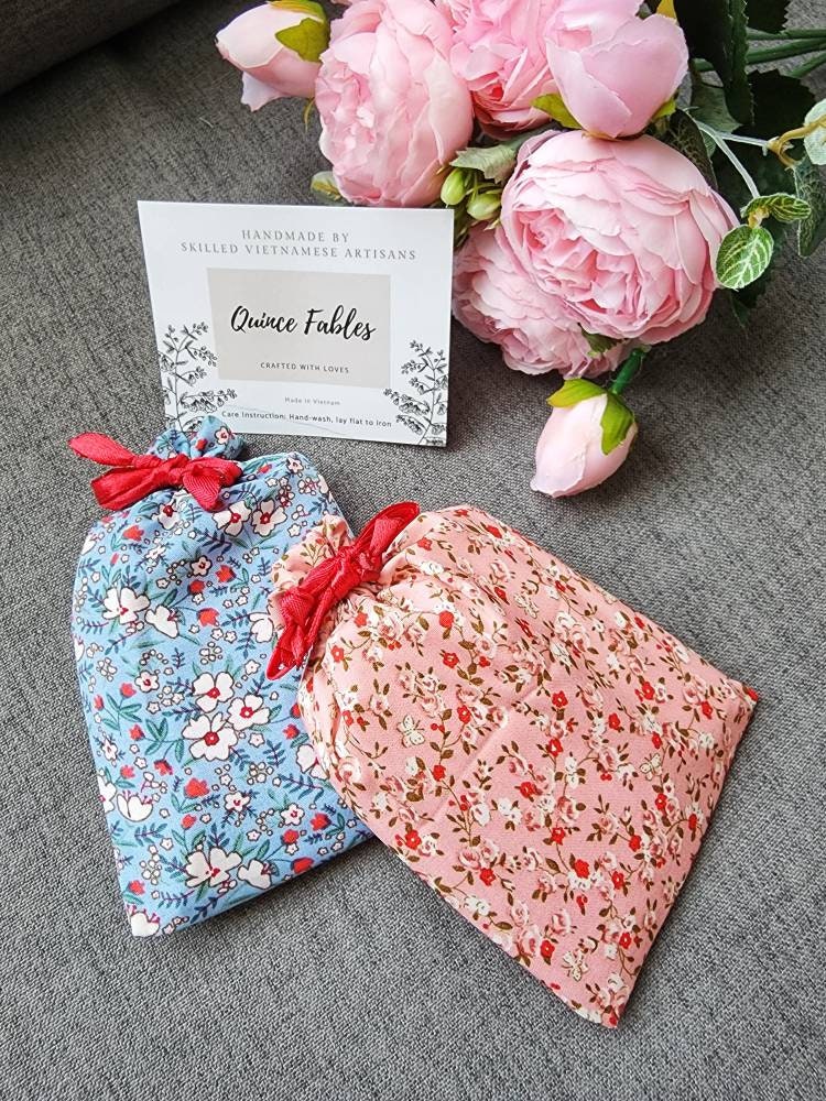 Floral Embroidered Compact Mirror, Collection Lynda