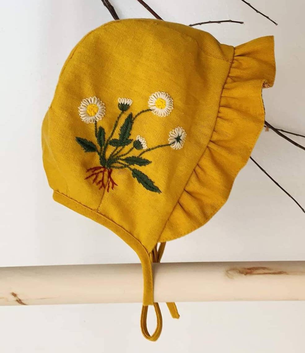 Embroidered Baby Sun Bonnet, Collection Vivian