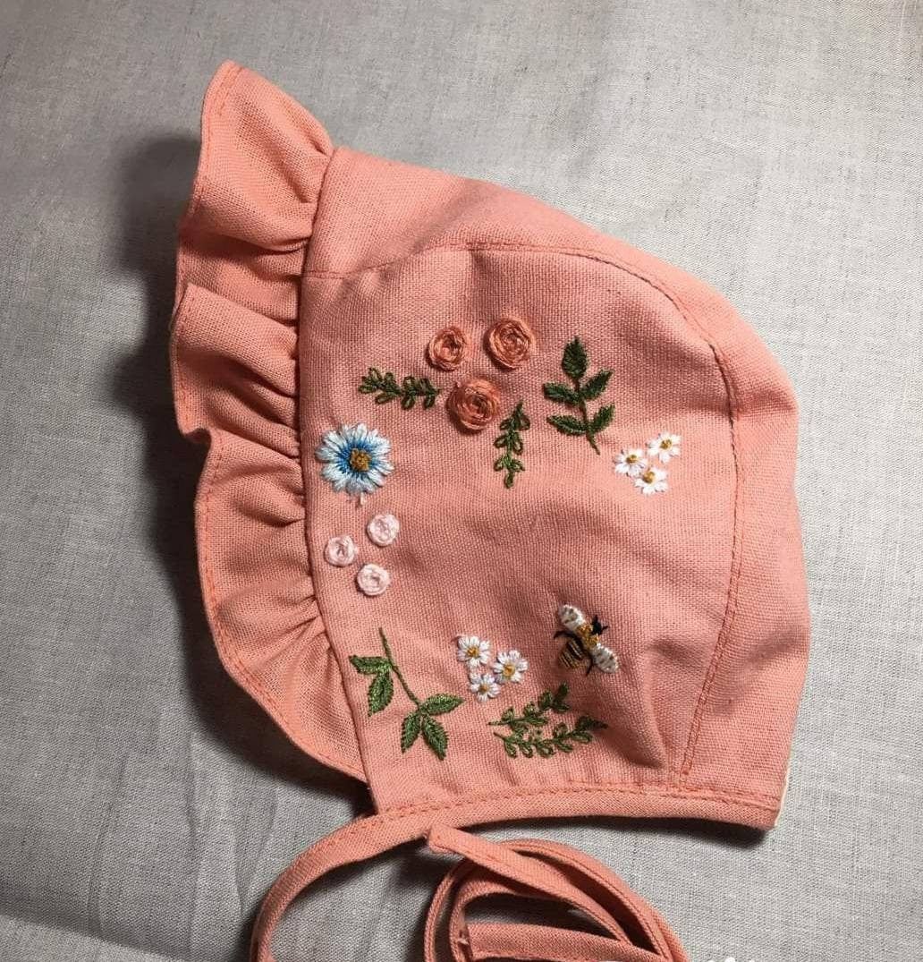 Embroidered Baby Sun Bonnet, Collection Vivian