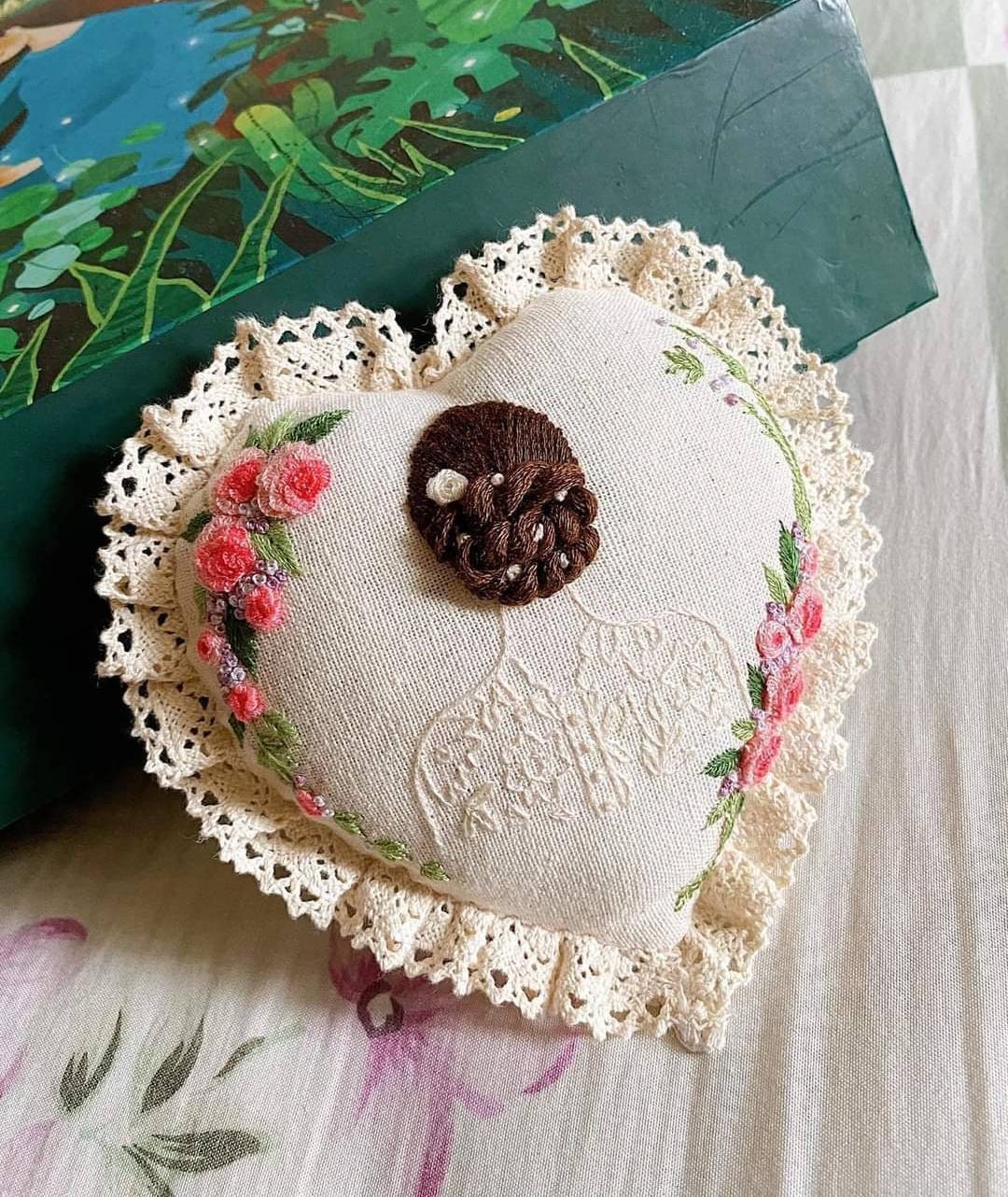 Classy Lady Embroidered Heart-shaped Pincushion