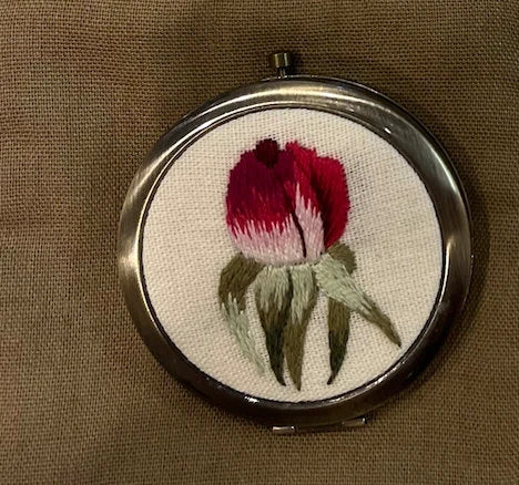 Floral Embroidered Compact Mirror, Collection Leylani